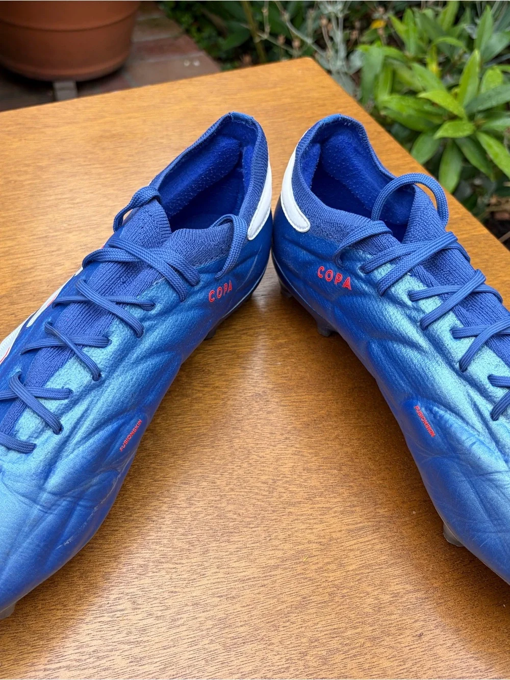 adidas Royal Blue Soccer Cleats with White Stripes 9M EUC